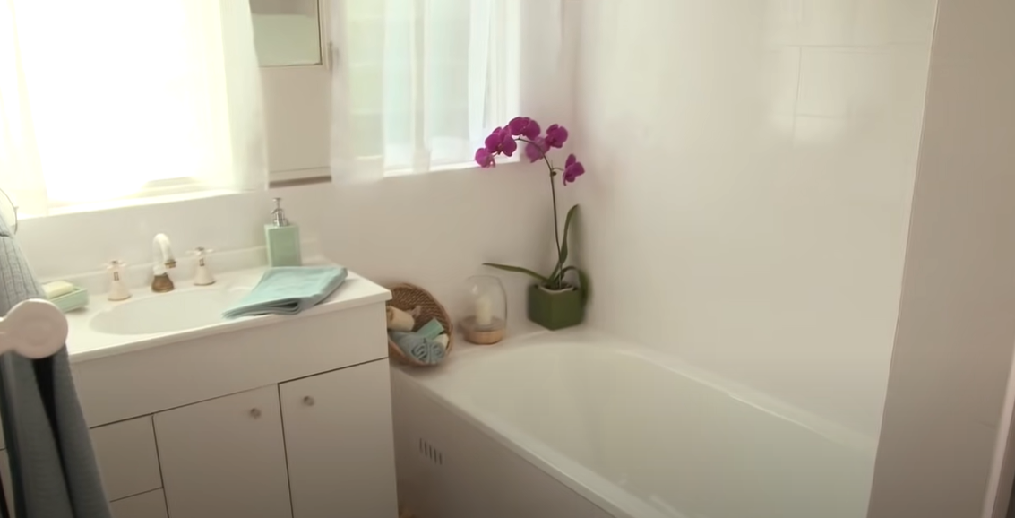 Can You Paint a Plastic Bathtub? ProfyPainter