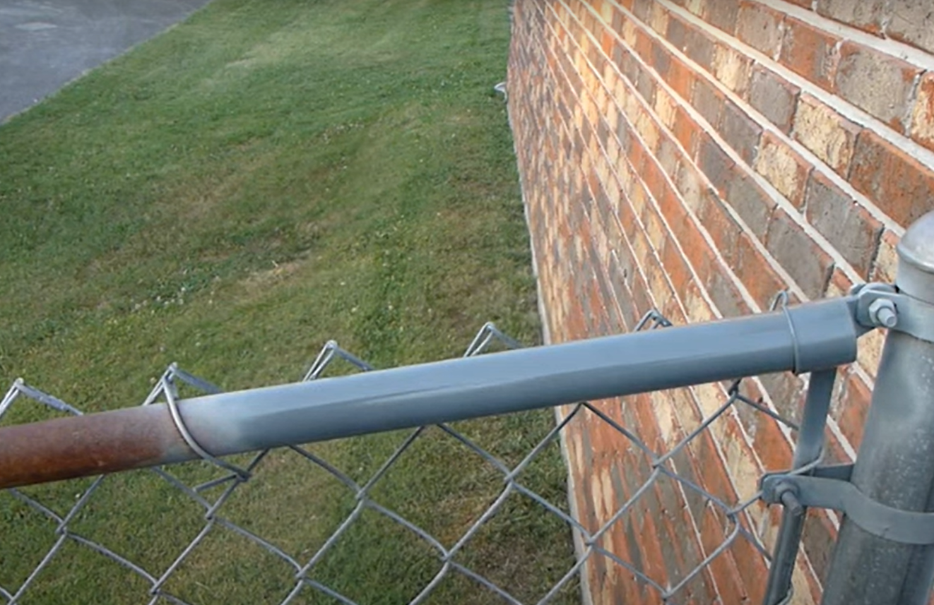 How to Paint a Chain Link Fence? ProfyPainter