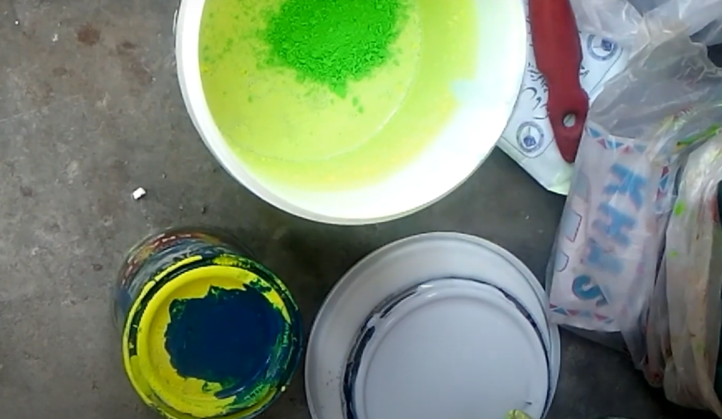 Does yellow and green make lime?